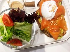 三文鱼牛油果三明治-光明悠焙(豫园店)