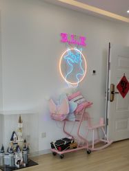 -E.L.K造型momopark店