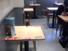 -小杨生煎(金山百联购物中心3楼店)