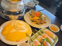 -大头虾越式风味餐厅(光明广场店)