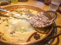 -洱火云南酸菜牛肉火锅(石景山当代商城店)