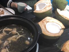 -东椰·海南椰子鸡火锅(朝阳门店)