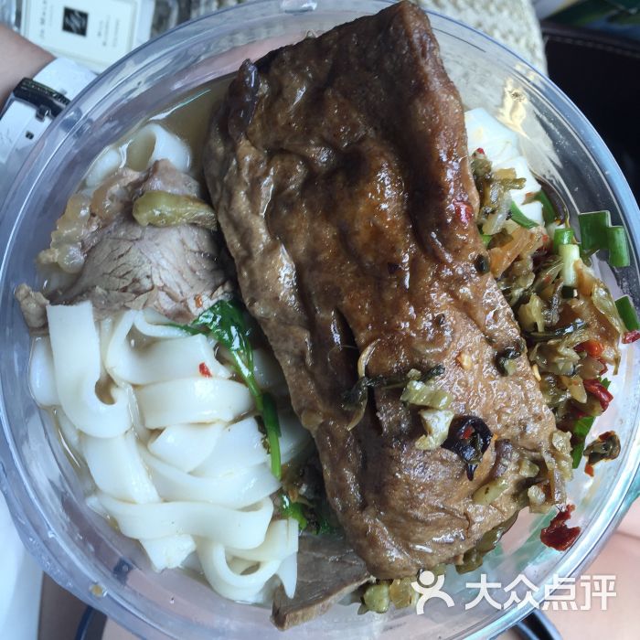 洪記秘製牛肉粉(金鶚山店)-秘製牛肉粉-菜-秘製牛肉粉圖片-岳陽美食