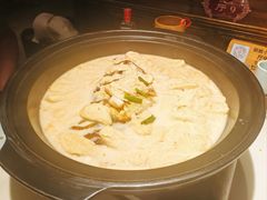 婆婆鱼头炖豆参-麒麟小院·老九江菜(安平路店)