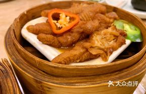 Phoenix Sauce Steamed Chicken Feet
