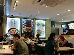 大堂-蒙自源米线大王(东站店)