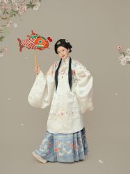 点击看大图 大气奢华-Mu慕婚纱摄影·超级工作室