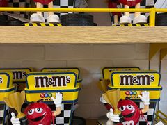 -m豆巧克力世界(上海世茂广场店)