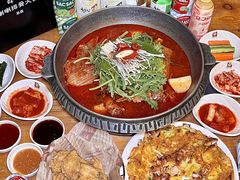 -喇喇排骨火锅·传统韩式脊骨汤(望京西园总店)