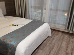 -花居酒店(苏州高教区尹山湖地铁站店)