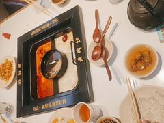 -老牌坊云南鱼豆花火锅(哈西万达店)