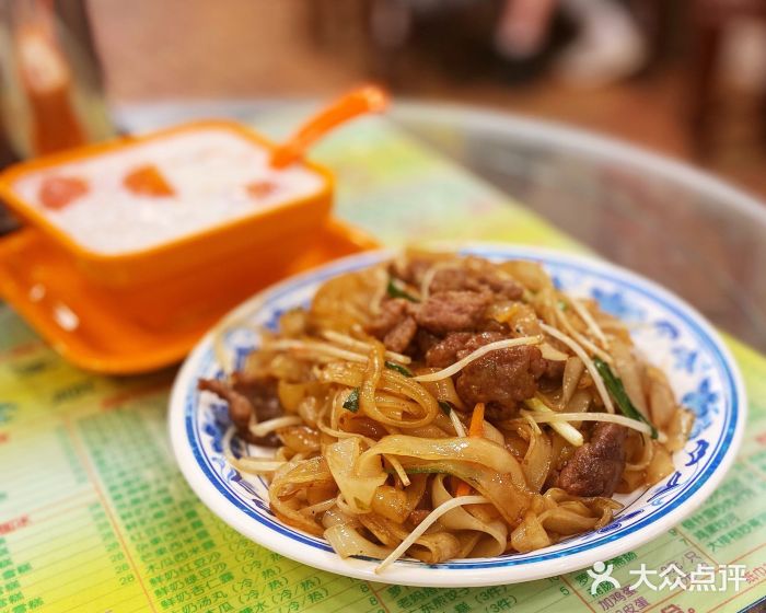 顺记冰室(宝华路店)驰名干炒牛河图片