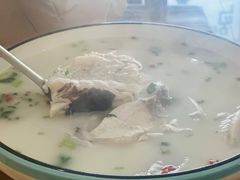 -美顺香食府鱼头老店(雪野湖店)