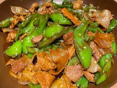 青椒花猪肉-吃饭皇帝大土家民族菜(正大广场店)