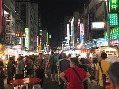-六合夜市