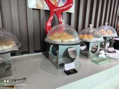 -亚洲国际大酒店·云顶阁旋转自助餐厅