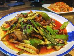 蒜苗回锅肉-川渝饭店
