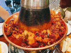火锅鸡-超越炭火牛蛙火锅鸡(河东店)
