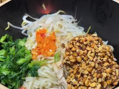 口水鸡拌面-两勺子一碗口水鸡拌面