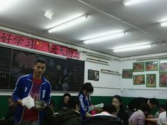 大堂-做了不起的80后