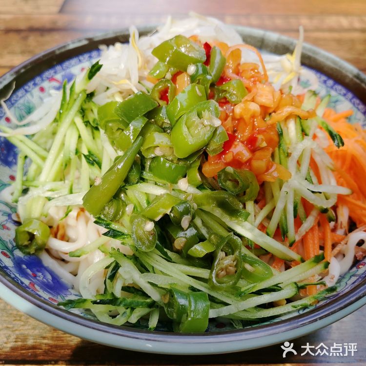 打卡洛阳特色炸酱面