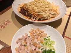 -荣家黄鱼面(前滩太古里店)