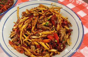 Bamboo Shoots Stir-Fried with Beef Strips