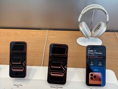 -Apple零售店(华贸购物中心店)