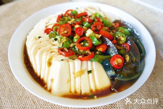 夏天必备的小苞苞清爽皮蛋豆腐