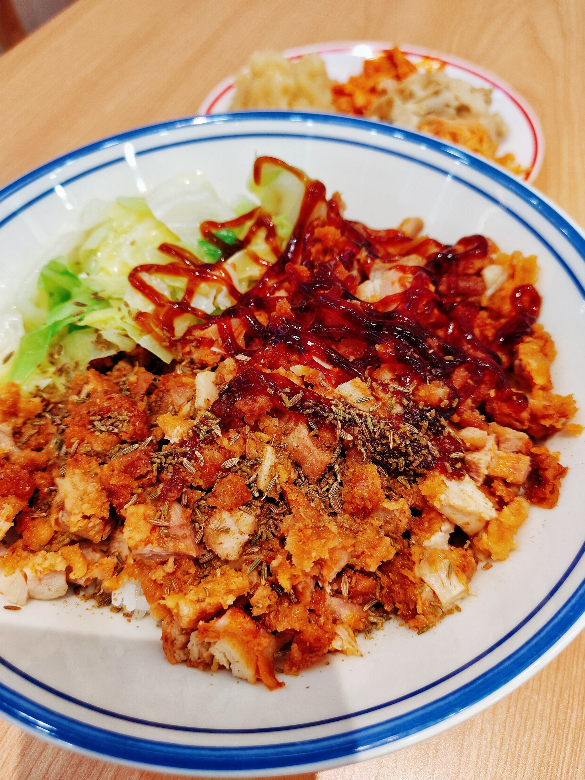 超火的烤鸡拌饭,12道免费小菜任意吃