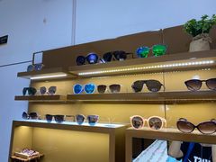 -罗伯特眼镜·蔡司官方授权(罗湖国贸店)