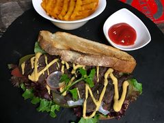 -HIGH FIVE哈福手工汉堡(桂林路店)