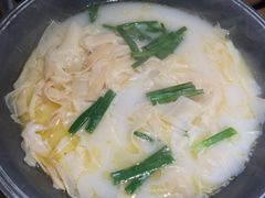 -蜜桃餐厅·伴山(湖滨商业街店)