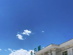 -三河服务区-停车场