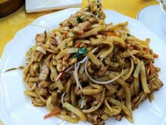 猪肉炒河粉-横河佬炖品店(罗阳一路老店)