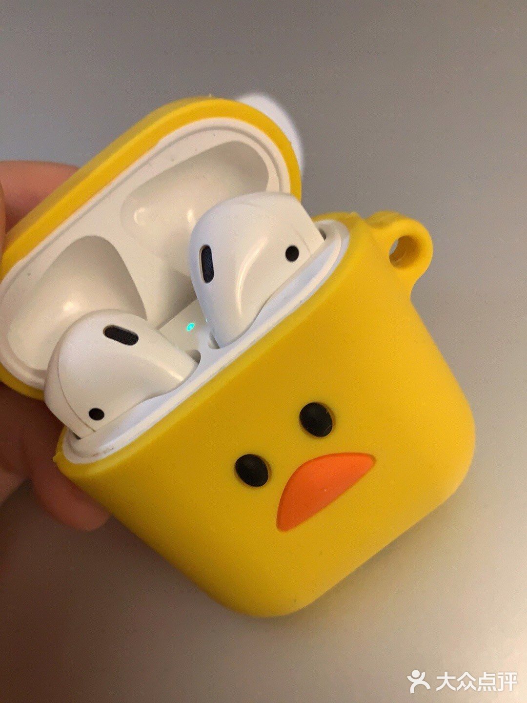 软趴趴的耳朵一带Airpods就掉