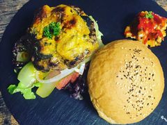 球馆汉堡-HIGH FIVE哈福手工汉堡(桂林路店)