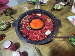 -黄潇洒老火锅(九眼桥宏济巷店)