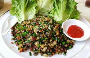 Shrimp Shellfish and Lettuce Wraps