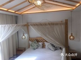 果然挺有意思的。尤其是床的设计