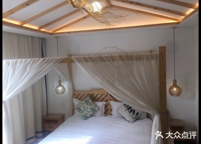 果然挺有意思的。尤其是床的设计