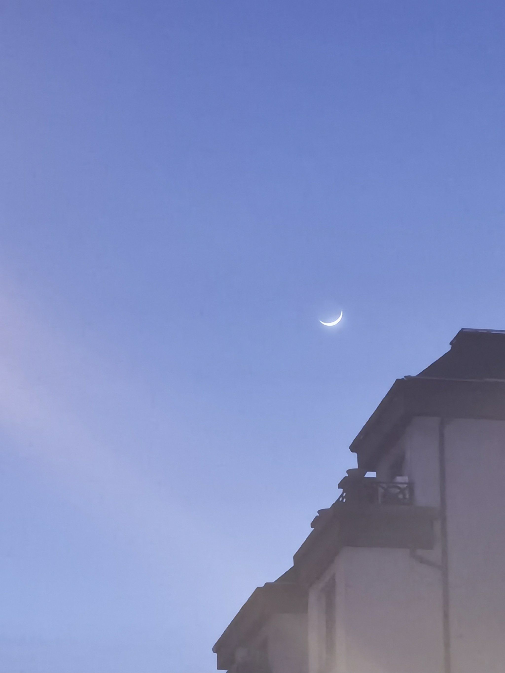 月牙的月亮