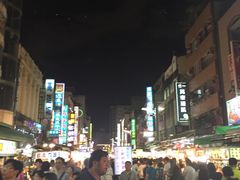 -六合夜市