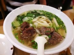 清炖牛肉刀削面-台北楚楚园馅饼粥(虹桥南丰城店)