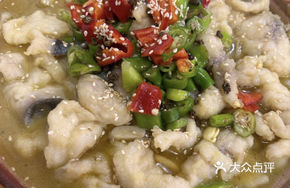 Diced Chili Steamed Pork Ribs with Rice Flour