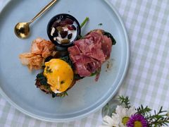 牛舌班尼迪蛋裸麦面包-翠贝卡&Mama Kelly Brunch Coffee(河西店)