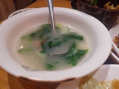 -老滇山寨•云南特色菜•地方菜•民族风情歌舞表演(金碧店)