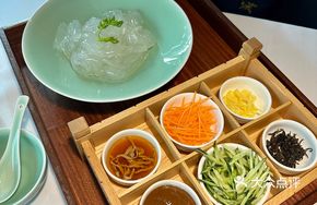 Five-vegetable Stir-fried Pork with Rice Noodles