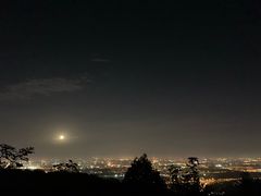 -鬼笑石后山停车场