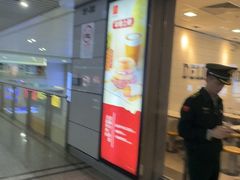 -麦当劳(上海虹桥站30B检票口楼上)